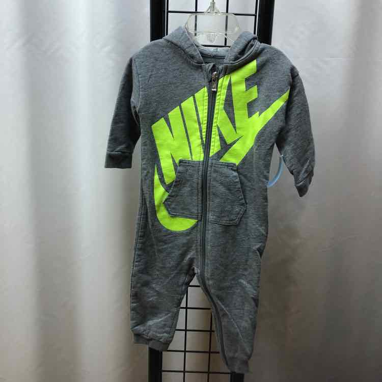 Nike Gray Logo Child Size 9 m Boy's Outfit