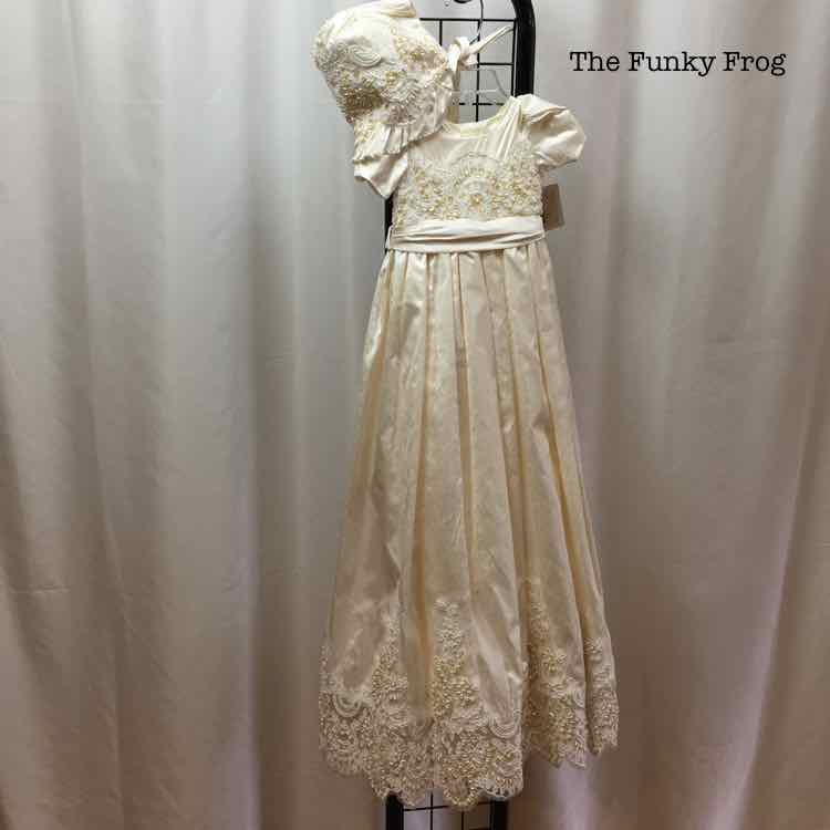 Assoc. of Wedding Gown Specialists Ivory Embroidered Girl's Formal Wear